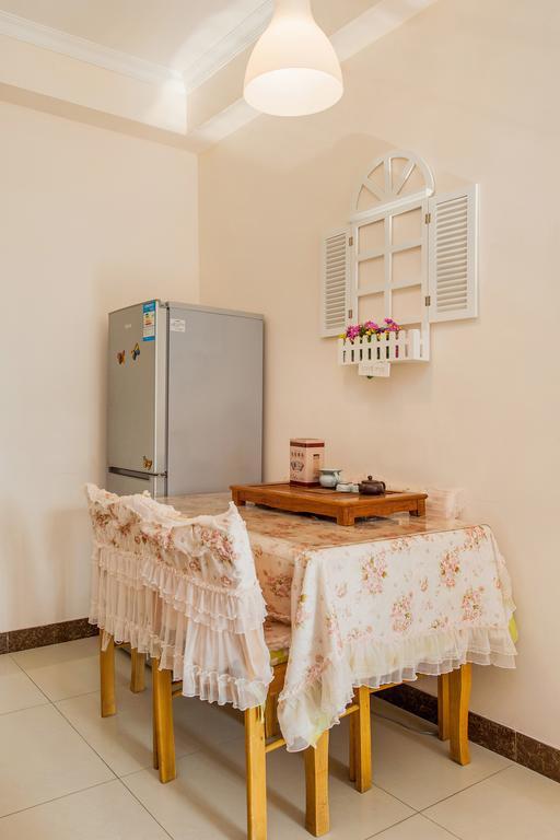 Feier Apartment Shajing Rum bild